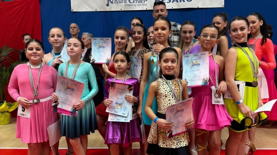 ASI: trionfo alla 15esima edizione del Trofeo Stella Show Dance, riparte il 2025 della New Latin Academy