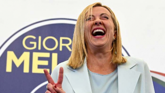 Meloni: "Nonostante gli attacchi quotidiani, il sostegno degli italiani rimane solido: Fratelli d'Italia al 30,1%"