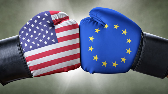 Primi effetti delle minacce di Trump di dazi contro l'UE: euro a picco, valore più basso sul dollaro dal 2022