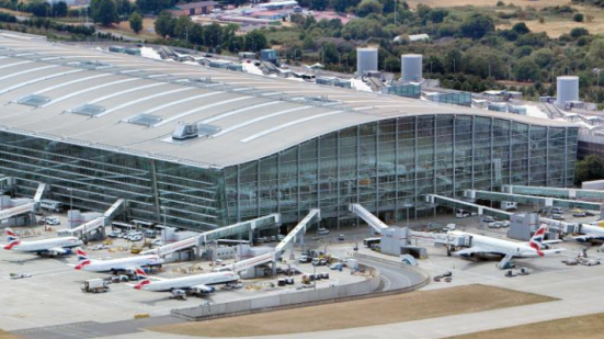 Incendio all'aeroporto di Heathrow, 1351 voli cancellati