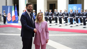 Meloni riceve il vicepresidente americano Vance a Palazzo Chigi: "Italia partner chiave per gli Stati Uniti"