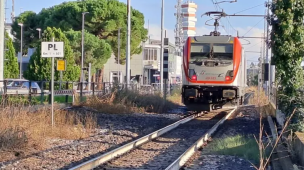 Giovane 14enne travolta e uccisa da un treno: tragedia in corrispondenza di un passaggio a livello