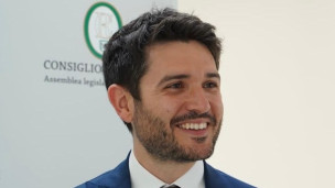 Ausili (FdI): "Foto false e AI nei post del PD Marche, è l'inverno della ragione"