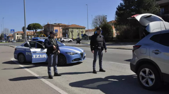 Pesaro-Urbino, controlli straordinari della Polizia: arrestato 30enne per atti persecutori