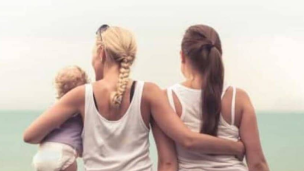 Il Comune di Pesaro riconosce il bambino di due mamme, "siamo tra i primi in Italia"