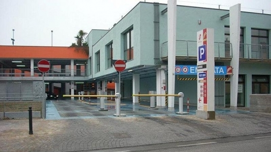 Pesaro Parcheggi condanna un'aggressione a una dipendente: "Sputata in faccia durante il servizio"