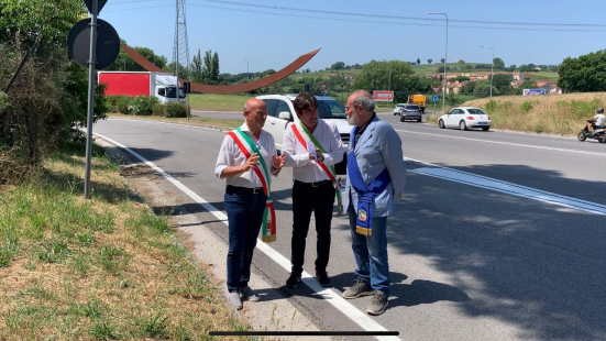 Pesaro, Biancani torna davanti al casello A14: "Avviare subito le opere compensative, basta silenzi"