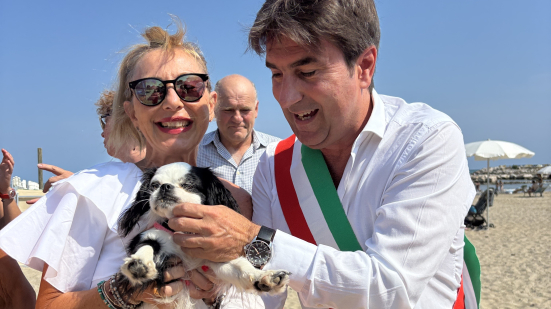 Abbaia Flaminia riapre a Pesaro: la spiaggia libera per cani attiva fino a settembre