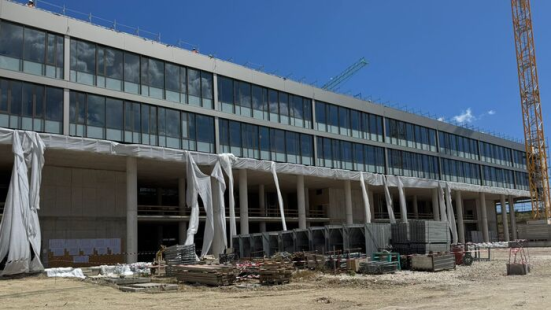 Svelata la facciata del nuovo ospedale INRCA di Camerano: apertura prevista nel 2026