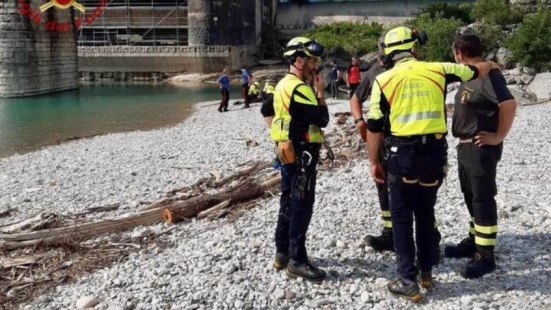 Giovane 15enne muore schiacciata da un masso mentre si fa una foto