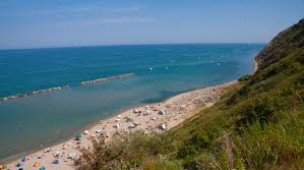 Ordigno bellico a Fiorenzuola di Focara: divieto d’accesso alla spiaggia tra il Camping Panorama e il paese