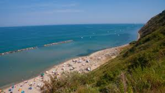 Ordigno bellico a Fiorenzuola di Focara: divieto d’accesso alla spiaggia tra il Camping Panorama e il paese