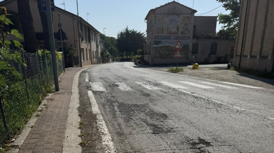 Lavori anticipati sulla SP32 Pesaro-Mombaroccio: asfaltatura in corso a Santa Maria dell'Arzilla