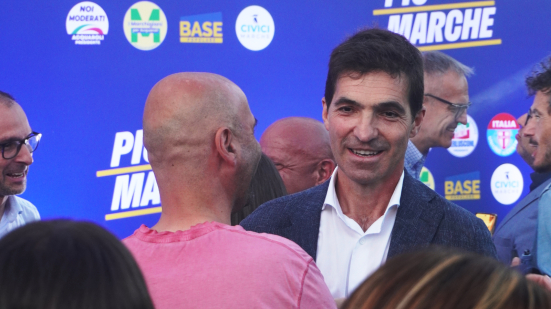 Acquaroli a Pesaro rilancia la sua candidatura: “Lavoro e progetti reali per riportare le Marche protagoniste”