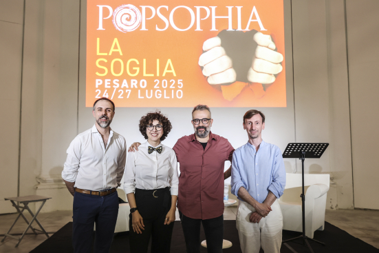 Popsophia a Pesaro, tra mito della velocità e riflessioni sull’aldilà digitale