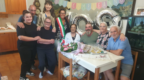 La comunità di Gabicce festeggia i 100 anni di Giuseppina Gerboni
