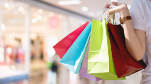 Shopping sotto le Stelle illumina Pesaro: giovedì 31 luglio musica, arte e mercatini