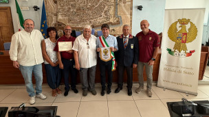 Pesaro premia Lorenzo Oliveri: "Ospite graditissimo della città" per oltre 40 anni di vacanze