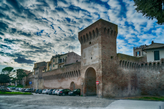 Jesi, FdI critica l’amministrazione comunale: “Città in degrado e mancanza di decisioni”