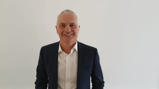 Statale 16, traffico e parcheggi selvaggi: l’allarme del consigliere Marco Lanzi