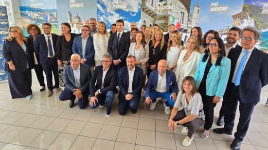 Fratelli d'Italia presenta le liste per le elezioni regionali: 30 candidati a sostegno di Francesco Acquaroli