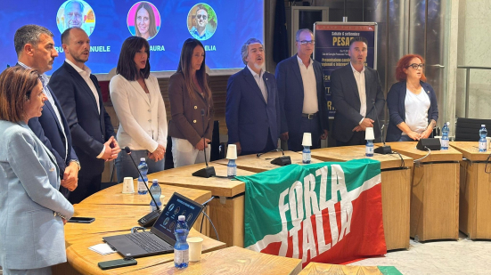 Forza Italia Pesaro e Urbino: successo per l'incontro con il Ministro Bernini e i candidati alle regionali
