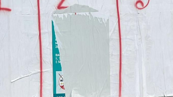 Fano, strappati i manifesti elettorali del Movimento 5 Stelle