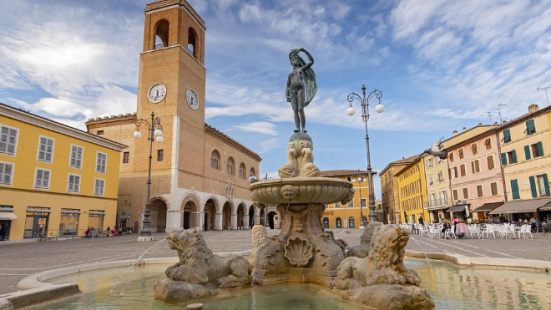 Fano, Confcommercio e Confesercenti contro l'abusivismo commerciale: "Difendere lavoro e qualità"