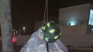 Manichino di un soldato israeliano impiccato nelle Marche