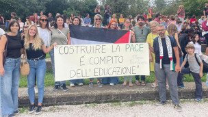 I maestri Montessori di Pesaro: "Non restiamo indifferenti davanti alla guerra"