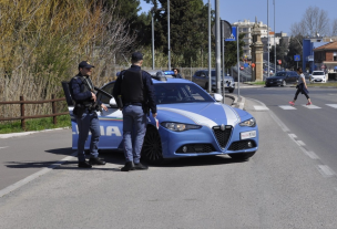 Pesaro, spaccio in zona Miralfiore: 20enne arrestato ed espulso dall'Italia