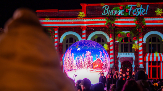 Natale 2025 a Pesaro: albero luminoso, pista di pattinaggio e mercatini nel cuore della città