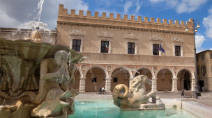 A Pesaro "Le Piazzette dei Mestieri e dei Sapori": artigianato e gusto protagonisti in Piazza del Popolo