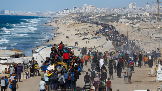 Migliaia di palestinesi stanno tornando a Gaza City