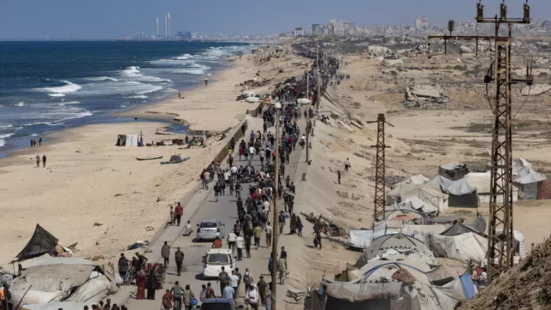 Gaza, tregua dopo 736 giorni: inizia il trasferimento dei prigionieri palestinesi e il rientro dei civili