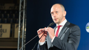 Petrucci: “Alla Provincia di Pesaro e Urbino premi milionari ai dirigenti, tagli per i lavoratori”