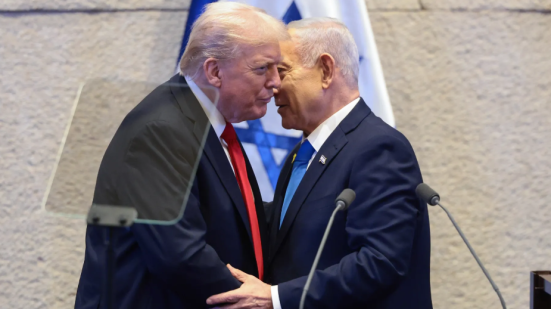 Trump celebra la fine della guerra: "Un'alba storica, un nuovo Medio Oriente di pace e cooperazione"