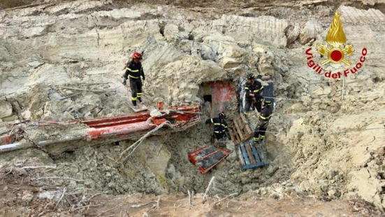 Tragedia sul lavoro in una cava nelle Marche: muore operaio di 48 anni travolto da uno smottamento