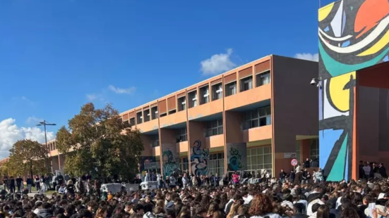 Pesaro, 1.500 studenti al campus di via Nanterre per una giornata dedicata alla Pace