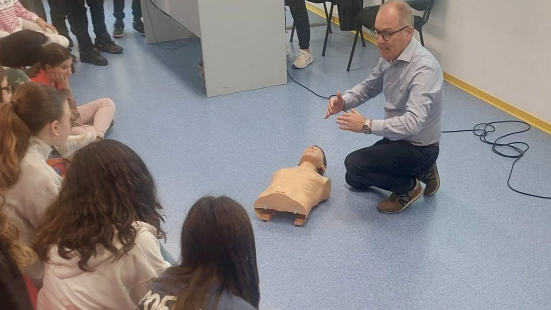 Montelabbate celebra il "World Restart a Heart Day" con una lezione di primo soccorso per i ragazzi