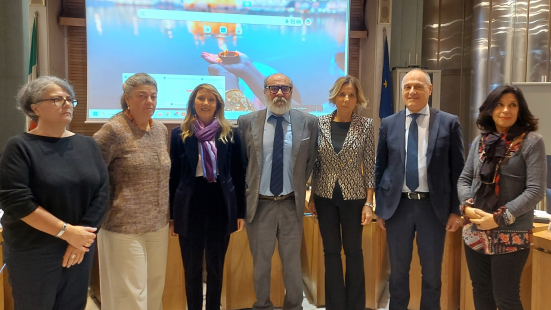 Pesaro e Urbino, demografia e lavoro in evoluzione: cresce la vita media, cala la popolazione