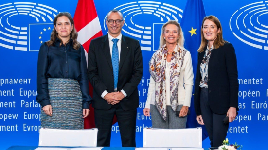 Matteo Ricci firma a Strasburgo la nuova direttiva europea sulle patenti: “Più sicurezza sulle strade”