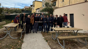 Due nuove panchine a Candelara: un gesto di comunità che unisce e valorizza il borgo