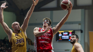 La VL Pesaro domina a Cremona: 95-75 e vetta solitaria in classifica