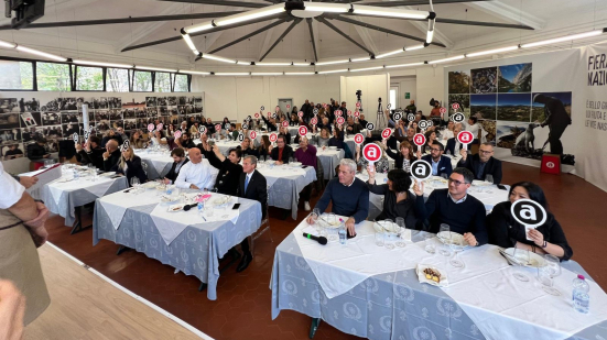 Acqualagna celebra il secondo weekend della 60ª Fiera del Tartufo Bianco con il "Tartufo Award"