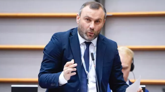 Il capogruppo FdI in Consiglio regionale delle Marche Andrea Putzu è indagato per falso ideologico