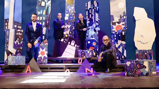 "Fuori dalla cornice" di Paolo Del Signore conquista Fano: torna nella platea del Teatro della Fortuna