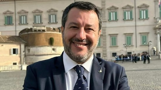Salvini: "Via dalle palle gli immigrati che non rispettano l'Italia"