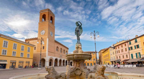 Comune di Fano, pubblicati i nuovi concorsi su InPA per dirigente SUAP e tre funzionari amministrativi