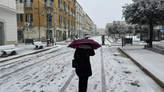 Maltempo in arrivo: freddo, piogge e neve sotto i 1000 metri sull'Italia